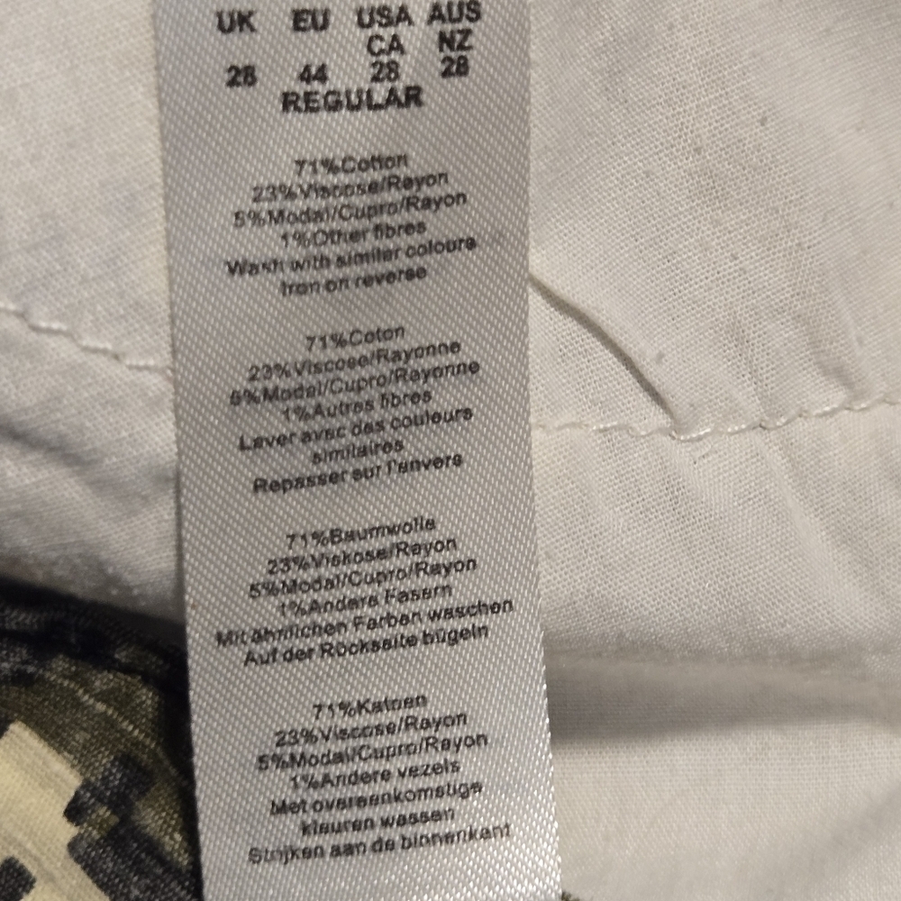 Boohoo MAN Men Relaxed Toggle Hem Pixilated Modal Green Camo Cargo Pants Size 26 - Picture 8 of 11